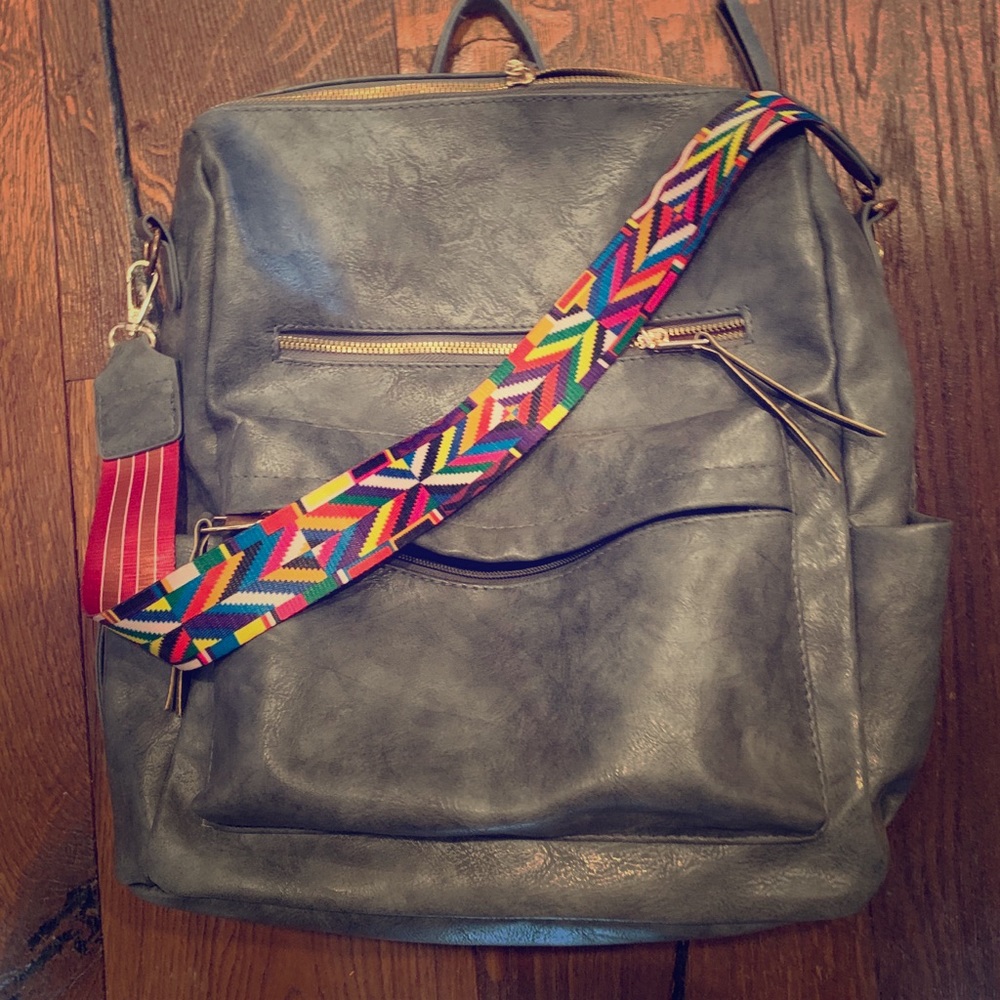 Ron pon pon backpack